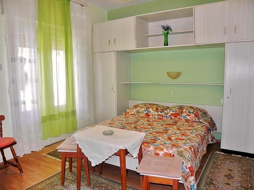 Alemka Apartment Banjol Exterior photo